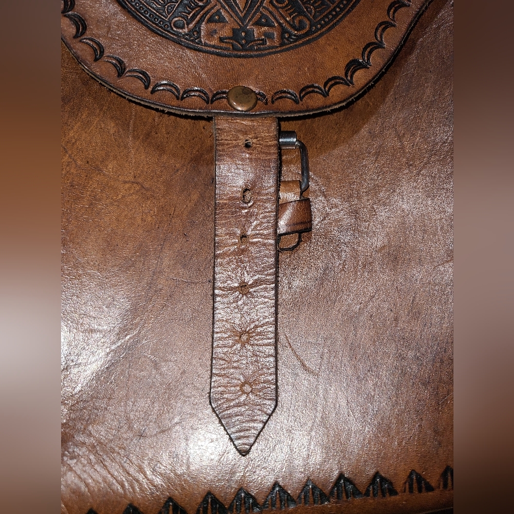 Hand-Tooled Brown Leather Crossbody Bag with Aztec Medallion - Picture 10 of 12